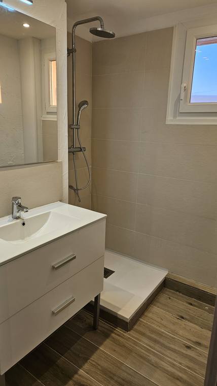 Salle de bain après rénovation locatif